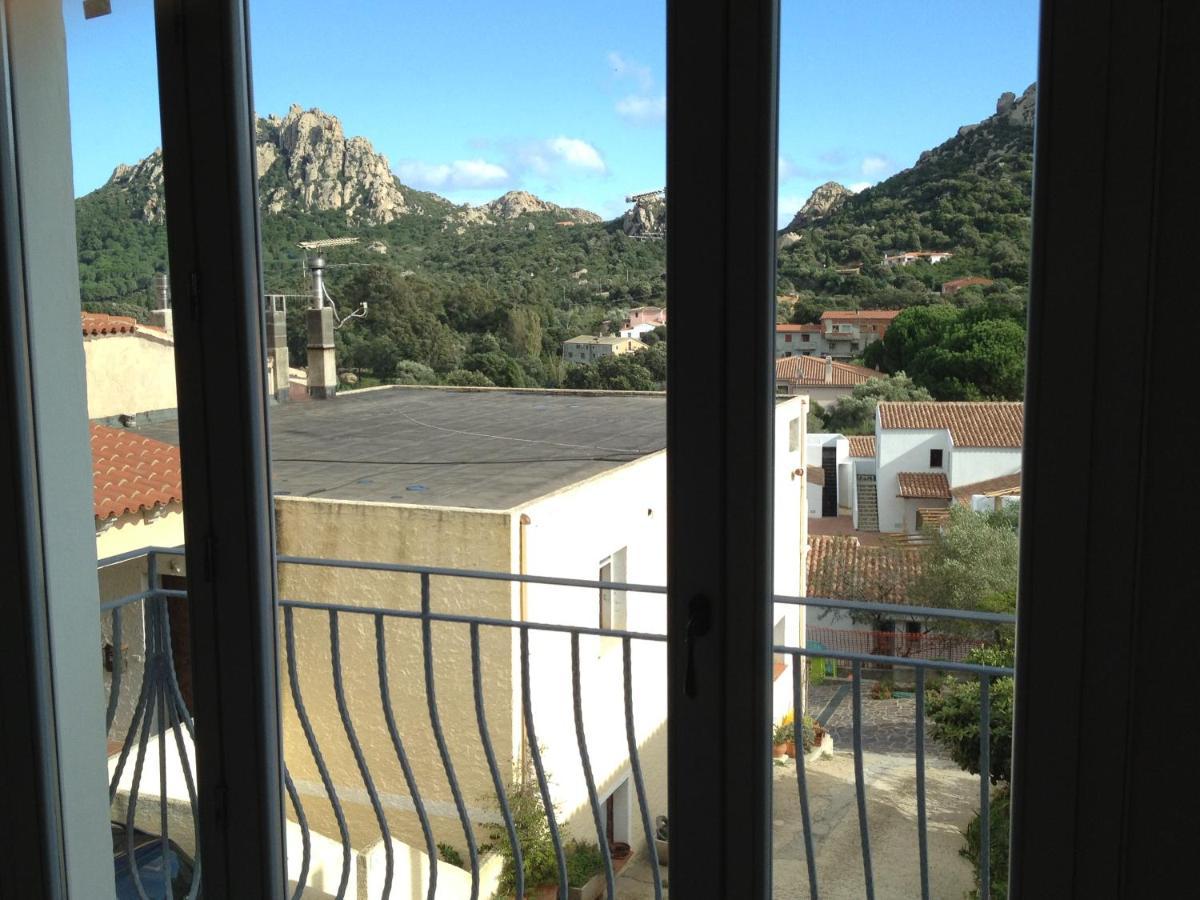 Antica Dimora La Corona San Pantaleo Buitenkant foto