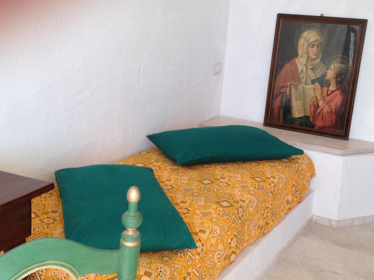 Antica Dimora La Corona San Pantaleo Buitenkant foto