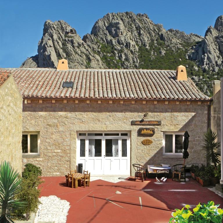 Antica Dimora La Corona San Pantaleo Buitenkant foto