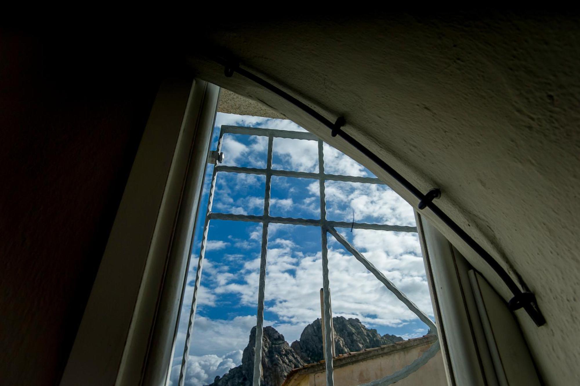 Antica Dimora La Corona San Pantaleo Buitenkant foto