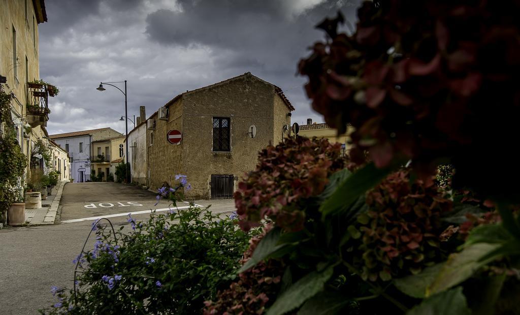 Antica Dimora La Corona San Pantaleo Buitenkant foto