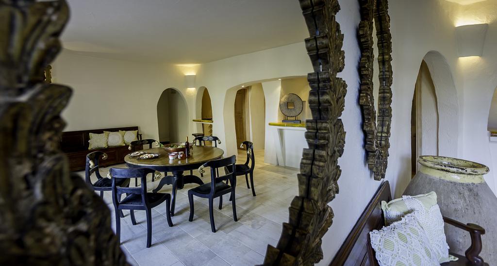 Antica Dimora La Corona San Pantaleo Buitenkant foto