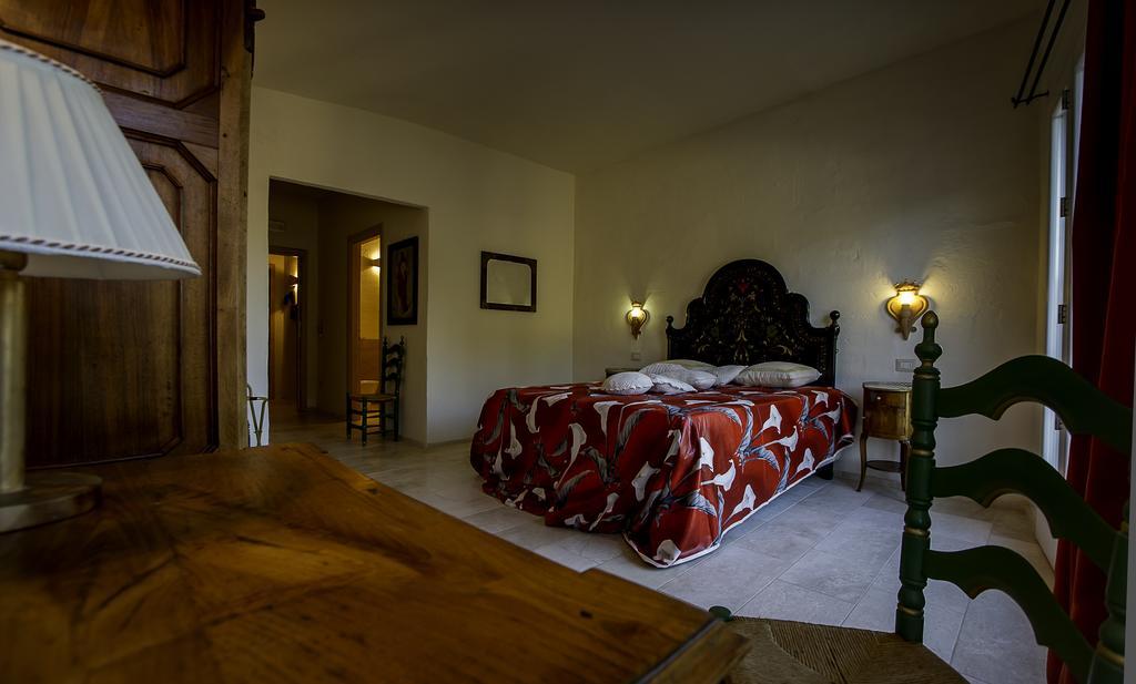 Antica Dimora La Corona San Pantaleo Kamer foto